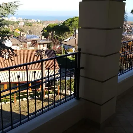 Villetta Due Piani Vista Mare Riccione